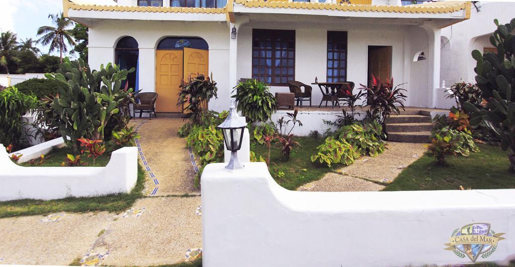 Casa Del Mar Beach Resort San Remigio  Exterior photo