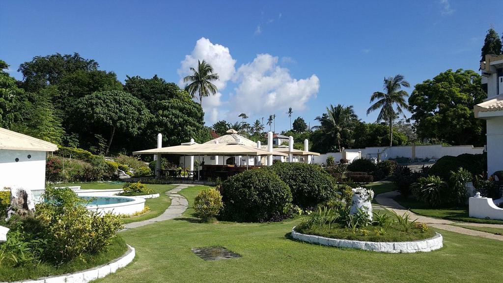 Casa Del Mar Beach Resort San Remigio  Exterior photo